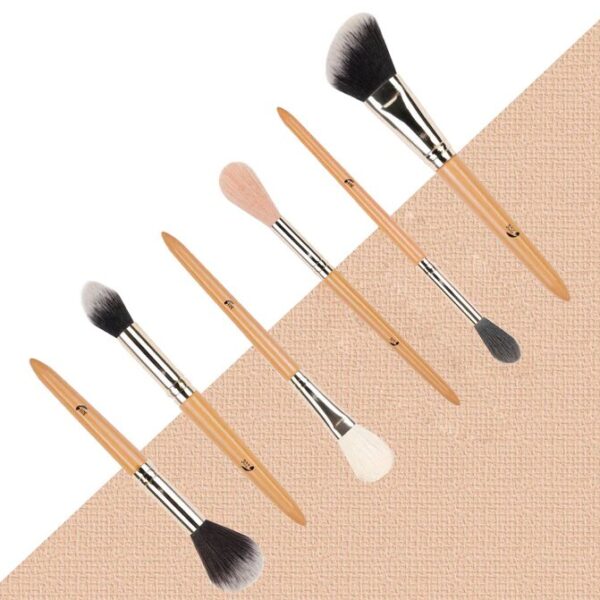 The Ultimate Guide to Flawless Makeup with Addoony Brushes